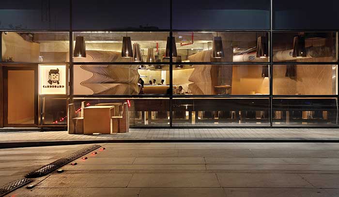 Cardboard: Το μοναδικό εστιατόριο από Χαρτόνι