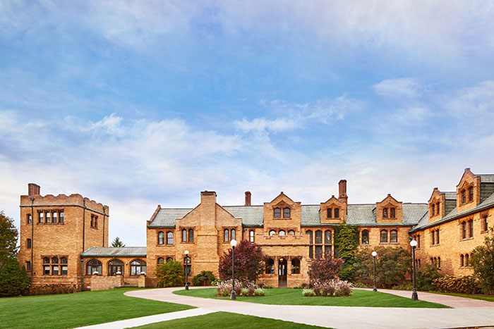 Wyndhurst Manor & Club by Hyatt